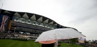 With rainfall having been persistent and with a forecast to continue on Saturday the straight course is riding heavy.