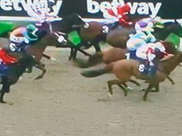 *El Hombre gets up to win by a head under Joe Fanning at Wolverhampton.