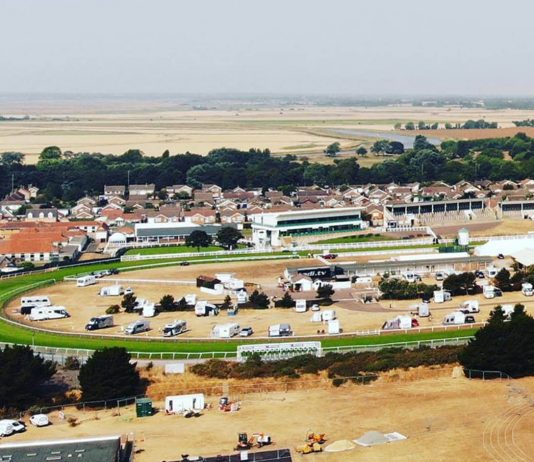 NAP HAND AT YARMOUTH!