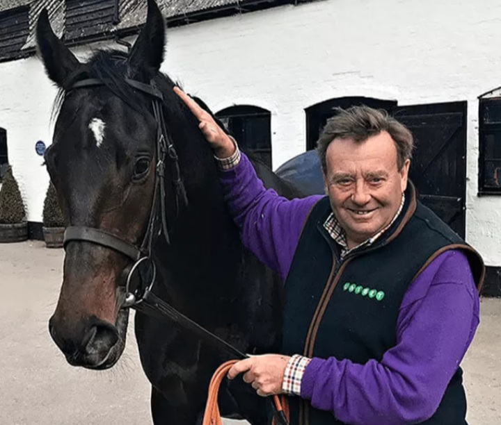 Nicky Henderson saddles At Poets Cross (1.35) Market Rasen.