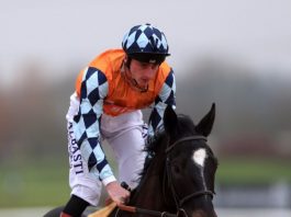 COUPE DE CHAMPAGNE TO BRING IN NEW YEAR! Adam Kirby rides Final Voyage (6.10) Wolverhampton.