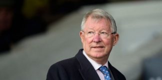 Sir Alex Ferguson arrived at Doncaster in helicopter to watch Monmiral's third win in bet365 Summit Juvenile Hurdle. 