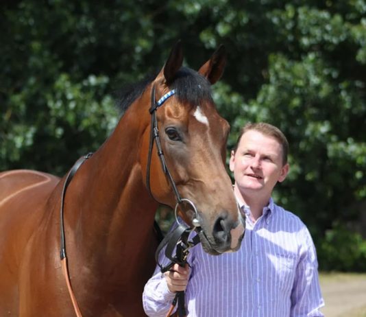 Charlie Wallis: saddled fromthehorsesmouth.info 16-1 ew tip Arzaak at Lingfield.