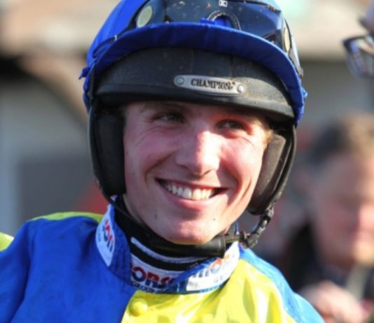 KEMPTON PARK 33-1 TREBLE Harry Cobden: completed fromthehorsesmouth.info 33-1 Kempton treble on Mcfabulous.