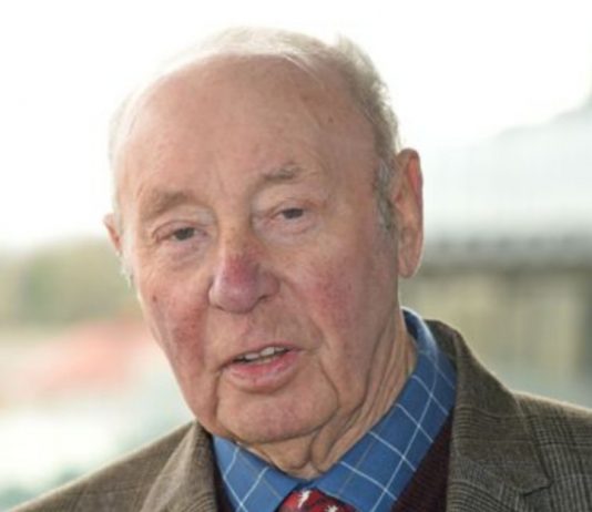 Kempton Skybet Grade 2 right up Trevor’s Street! Atholl Street (3.00) owned by Trevor Hemmings tipped in Grade 2 Sky Bet Novices' Hurdle at Kempton.