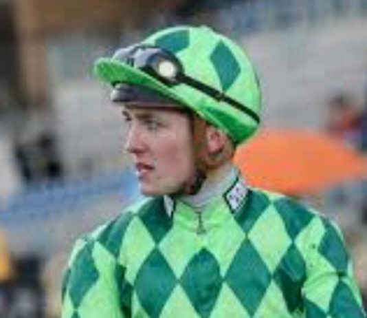 Kevin Scott rides Juan Elcana (1.55) Ayr.