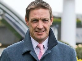 Richard Hughes saddled Merlins Beard to Wolverhampton win.