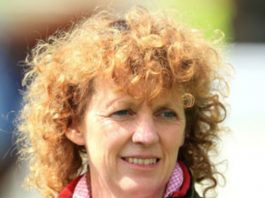Lucinda Russell saddles Lucky Flight (4.25) bet365 Handicap Chase.
