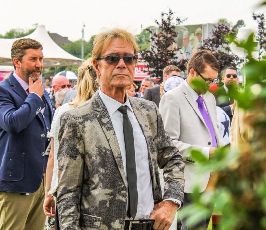 Sir Cliff’s ‘Summer Holiday’ under starters orders!