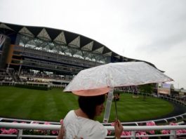 DETTORI-STRADIVARIUS With rainfall having been persistent and with a forecast to continue on Saturday the straight course is riding heavy.
