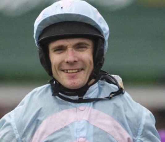 Tom Scudamore rode fromthehorsesmouth.info tip Bumpy Johnson to victory at Fontwell.