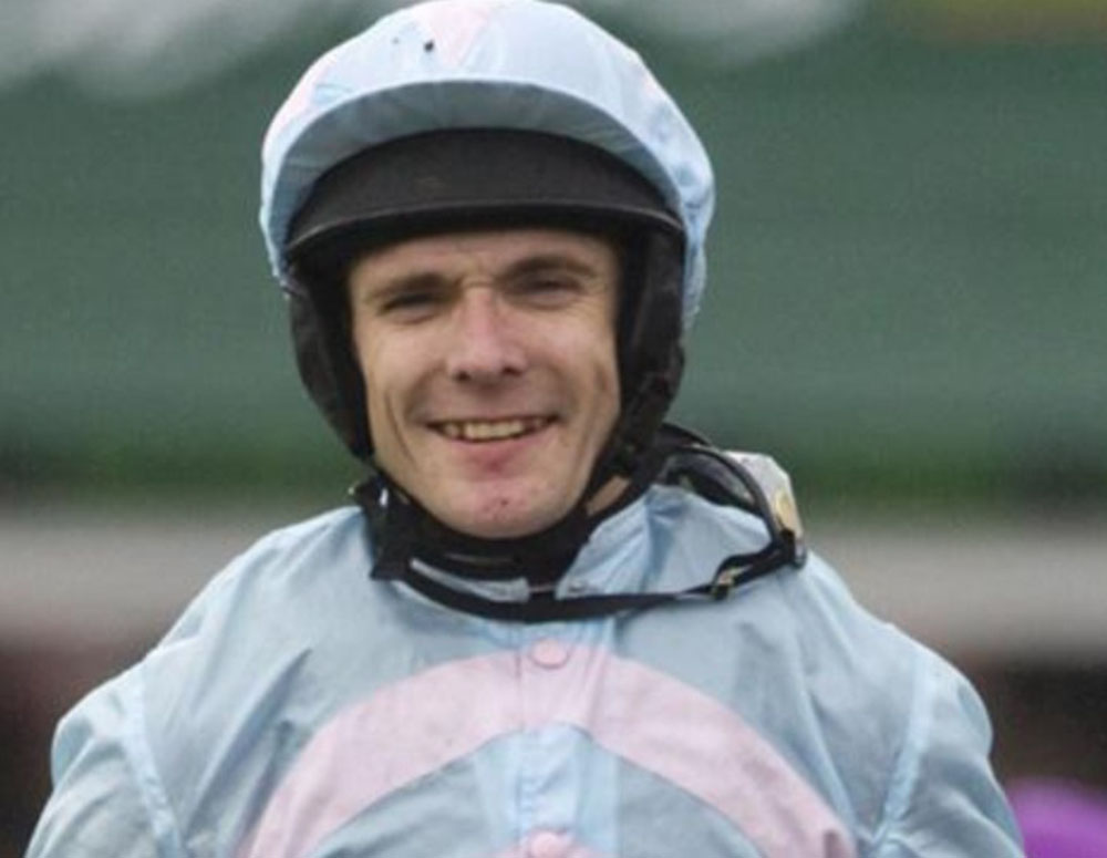 Tom Scudamore rode fromthehorsesmouth.info tip Bumpy Johnson to victory at Fontwell.