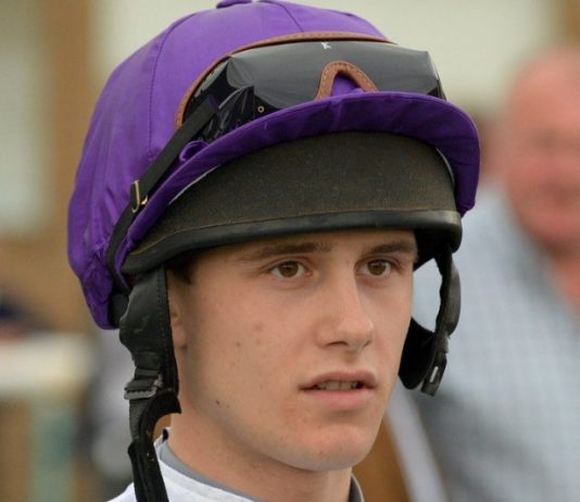 Mr Wagyu (3.15) ridden by Jason Hart in York Coral Sprint Trophy.