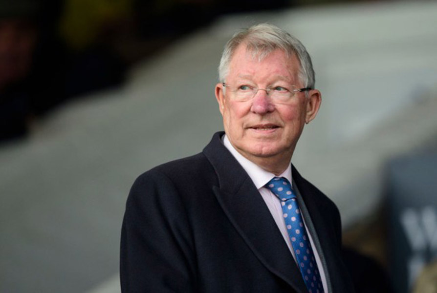 Sir Alex Ferguson arrived at Doncaster in helicopter to watch Monmiral's third win in bet365 Summit Juvenile Hurdle. 