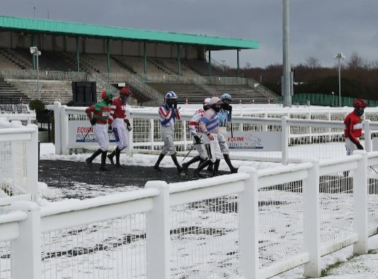 Trainer Kirby’s largest team of runners in one day hit by snow!