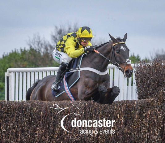 Shishkin cruises to win Grade 2 Lightning Novices' Chase at Doncaster