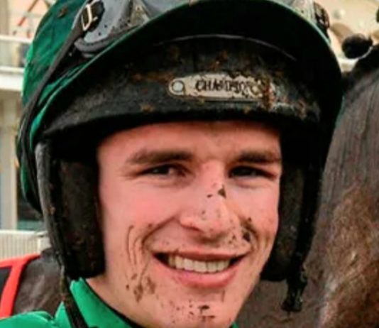 Mister Fogpatches (11-2) ridden by Danny Mullins each-way fromthehorsesmouth.info Punchestown winning tip.