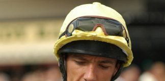 Frankie Dettori rode Palace Pier to victory in Newbury Al Shaqab Lockinge Stakes.