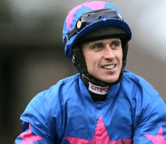 Paddy Brennan rode Ultimate Getaway to victory at Worcester completing fromthehorsesmouth.info 17 Super Saturday tips.