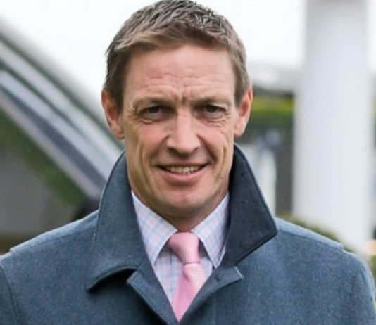 Richard Hughes saddled Merlins Beard to Wolverhampton win.